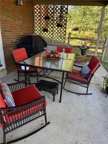 3289 Fawnway Dr, Murrysville, PA 15668