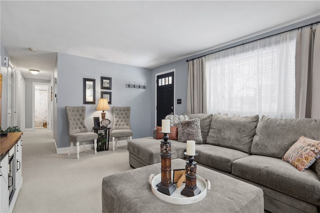 3289 Fawnway Dr, Murrysville, PA 15668