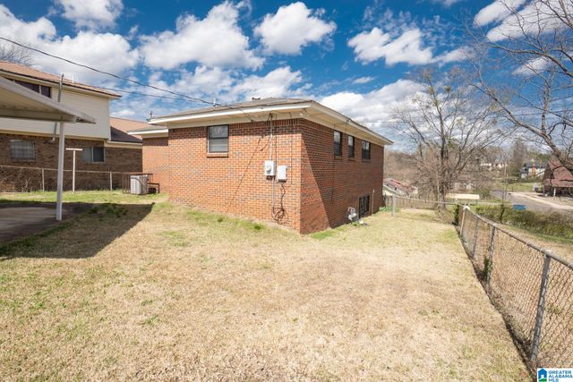 325 53RD STREET, Fairfield, AL 35064