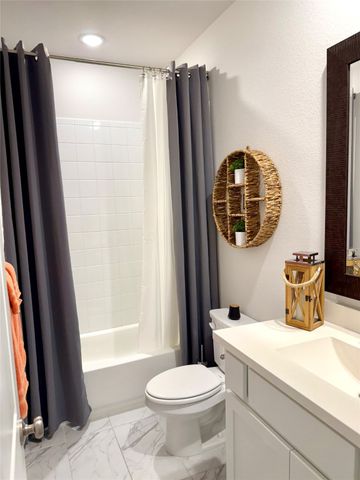 1835 Bell Court, Van Alstyne, TX 75495