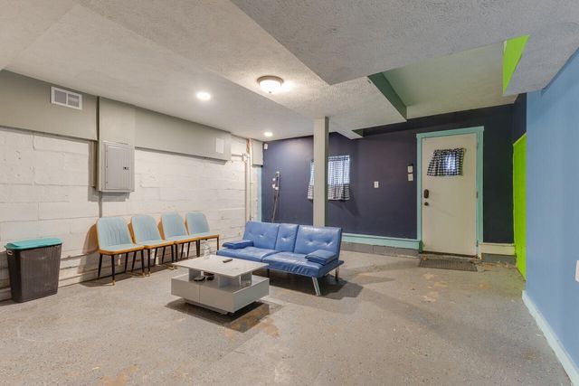 1500 W Saint Joseph Street, Lansing, MI 48915