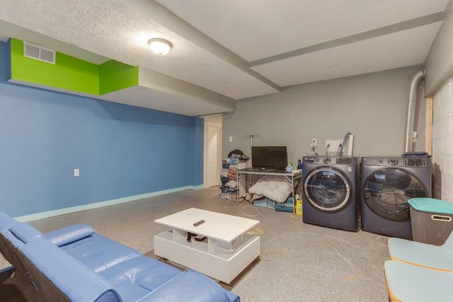 1500 W Saint Joseph Street, Lansing, MI 48915