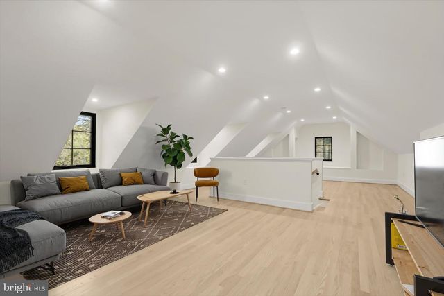 9127 SLIGO CREEK PKWY, Silver Spring, MD 20901