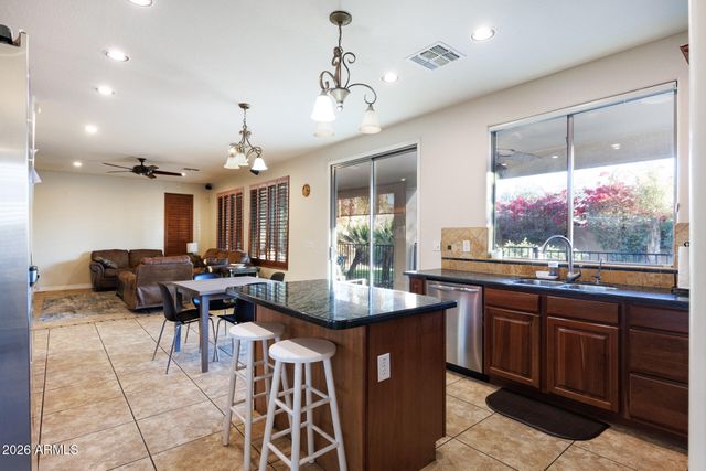 311 W BLUE LAGOON Drive, Casa Grande, AZ 85122