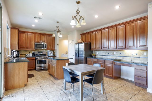 311 W BLUE LAGOON Drive, Casa Grande, AZ 85122