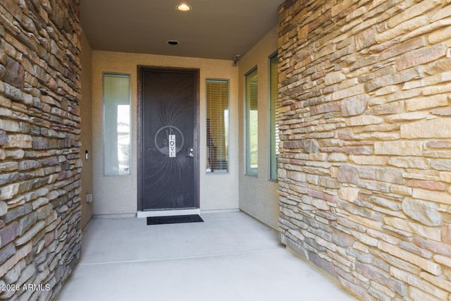 311 W BLUE LAGOON Drive, Casa Grande, AZ 85122