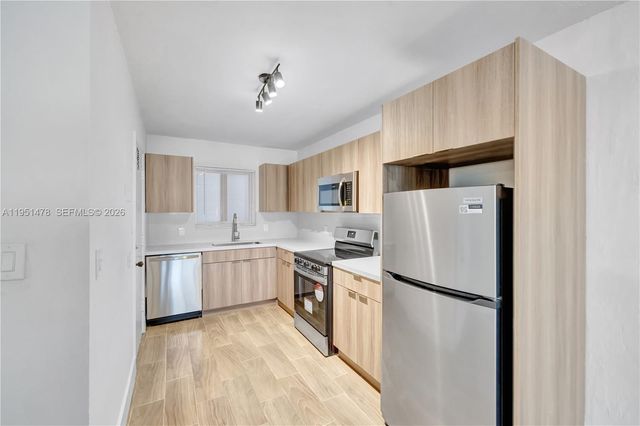 1939 Jefferson St 302, Hollywood, FL 33020