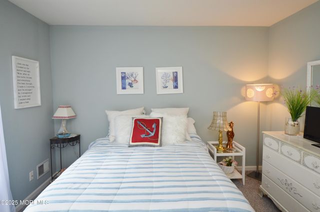 2386 Torrington Drive, Toms River, NJ 08755