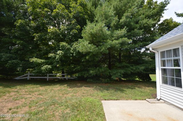 2386 Torrington Drive, Toms River, NJ 08755