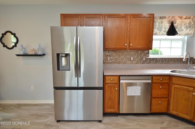 2386 Torrington Drive, Toms River, NJ 08755