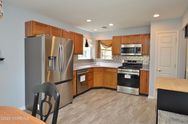 2386 Torrington Drive, Toms River, NJ 08755