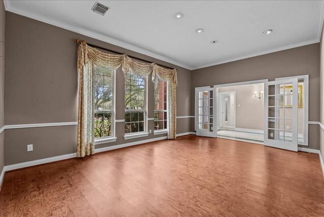 318 Green Oaks Drive, League City, TX 77573