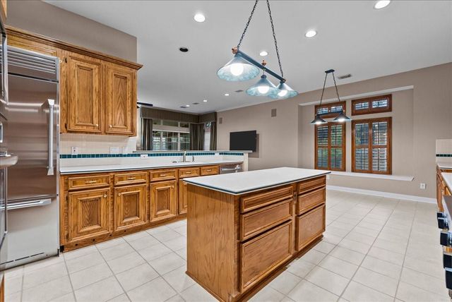 318 Green Oaks Drive, League City, TX 77573