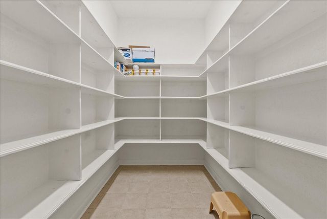 318 Green Oaks Drive, League City, TX 77573