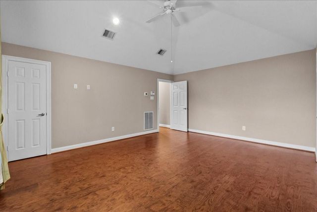 318 Green Oaks Drive, League City, TX 77573