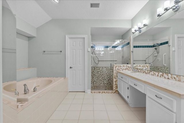 318 Green Oaks Drive, League City, TX 77573