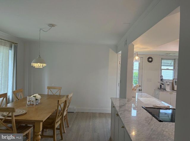 7 CENTER DR, Camp Hill, PA 17011