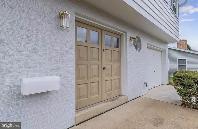 7 CENTER DR, Camp Hill, PA 17011