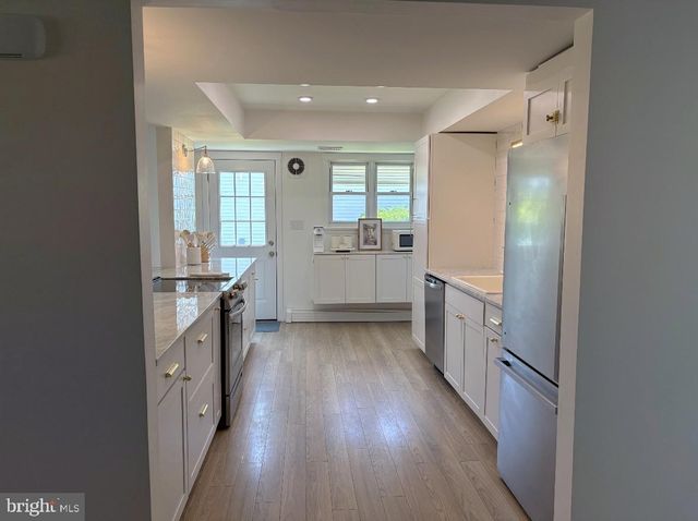 7 CENTER DR, Camp Hill, PA 17011