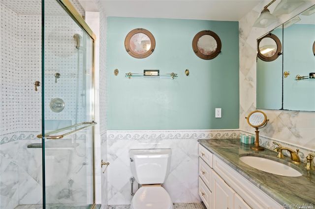 174 Dune Road, Quogue, NY 11959