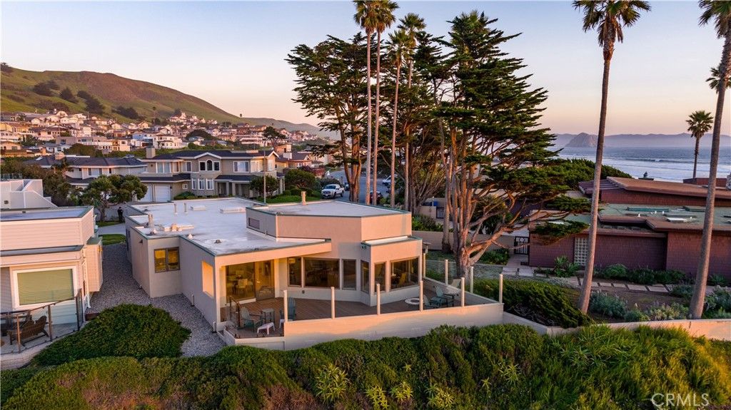 Image 1 of property listing at 3092 Studio, Cayucos, CA 93430