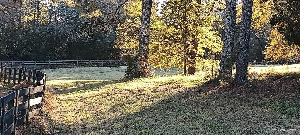 Image 5 of property listing at 810 Nix Road, Milton, GA 30004