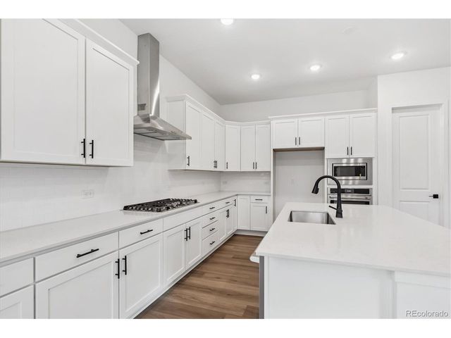 3813 Emerald Shore Cir, Loveland, CO 80538