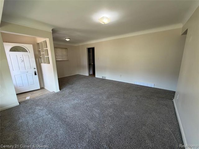 8586 Salem Lane, Dearborn Heights, MI 48127