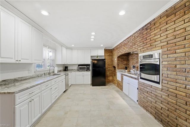 110 Patton PL, Chesapeake, VA 23320