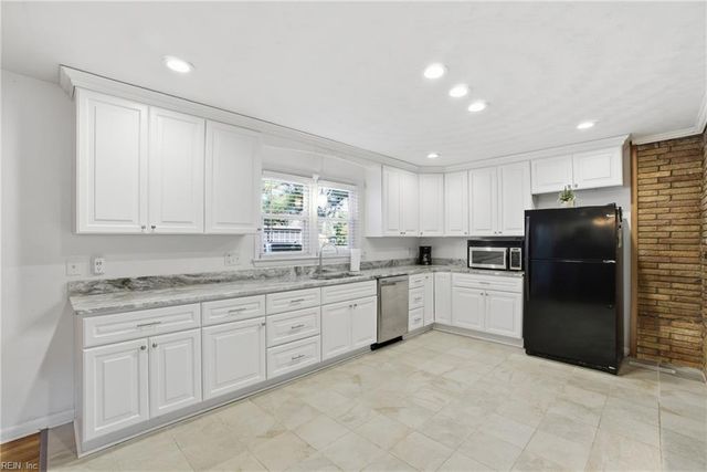 110 Patton PL, Chesapeake, VA 23320