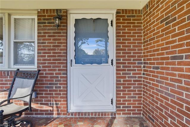 110 Patton PL, Chesapeake, VA 23320