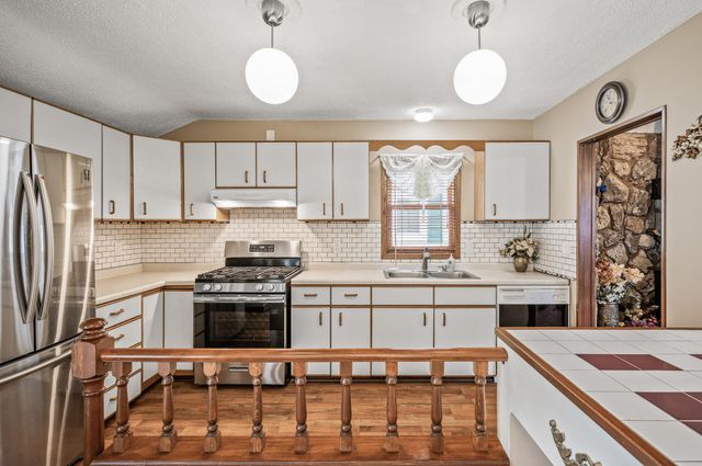 2233 Fremont Avenue E, Saint Paul, MN 55119