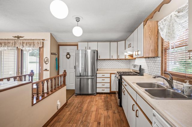2233 Fremont Avenue E, Saint Paul, MN 55119