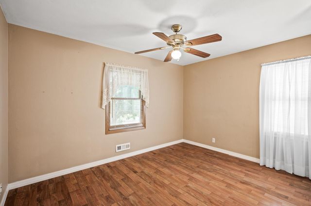 2233 Fremont Avenue E, Saint Paul, MN 55119