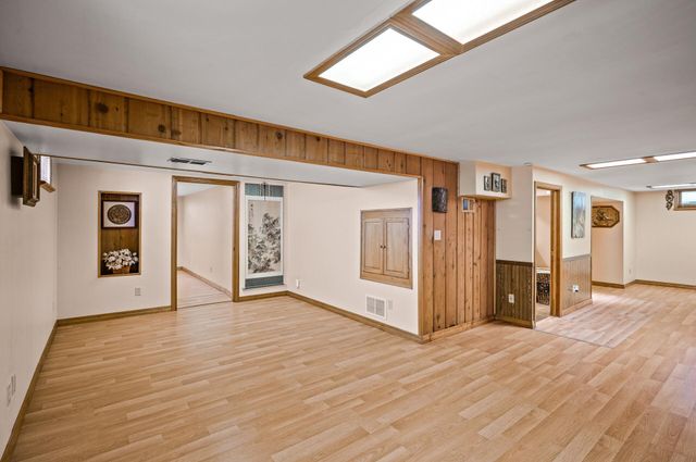 2233 Fremont Avenue E, Saint Paul, MN 55119