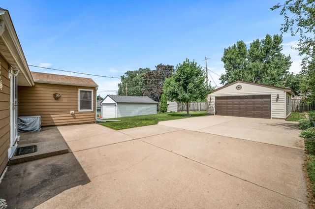 2233 Fremont Avenue E, Saint Paul, MN 55119