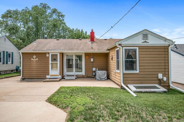 2233 Fremont Avenue E, Saint Paul, MN 55119