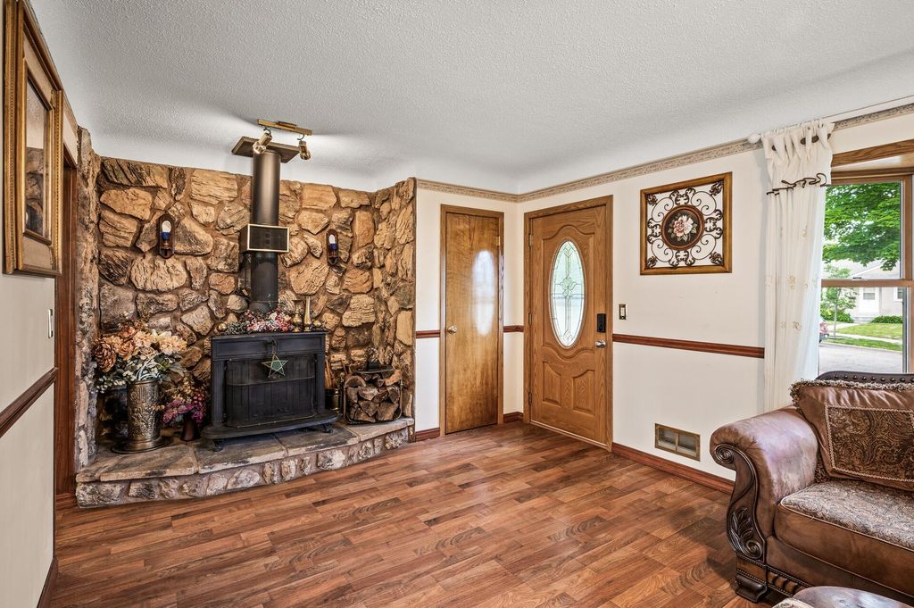 2233 Fremont Avenue E, Saint Paul, MN 55119 — photo 4