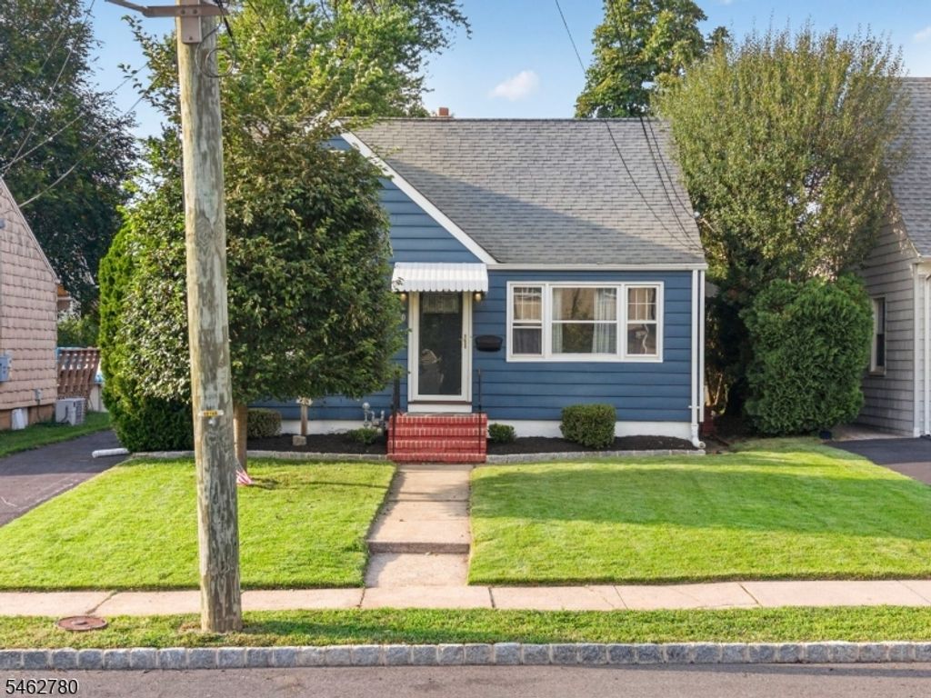 330 Hemlock Ave, Garwood Boro, NJ 07027 — photo 2