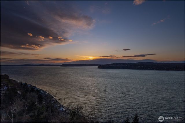 4042 Soundview Drive W, University Place, WA 98466