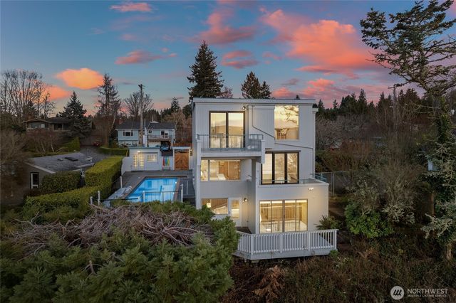 4042 Soundview Drive W, University Place, WA 98466