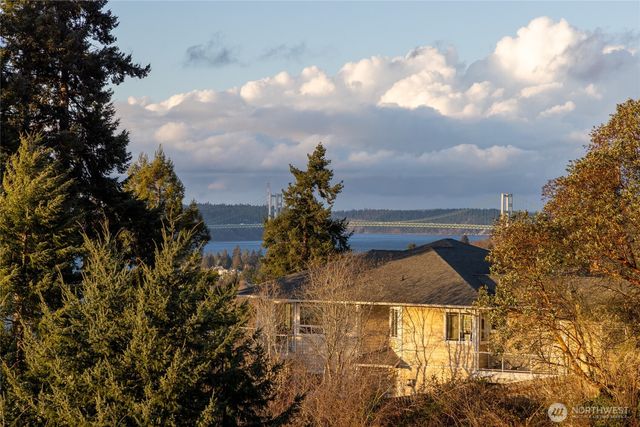 4042 Soundview Drive W, University Place, WA 98466