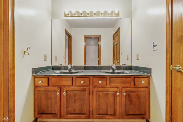 959 Harvest Ridge Drive, Avon, IN 46123