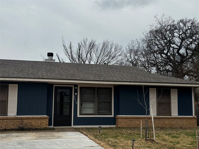 2416 Morris Drive, Corsicana, TX 75110