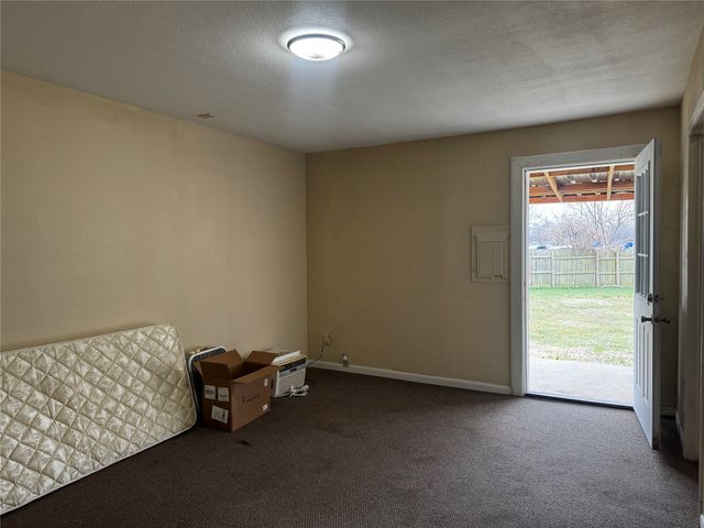 2416 Morris Drive, Corsicana, TX 75110