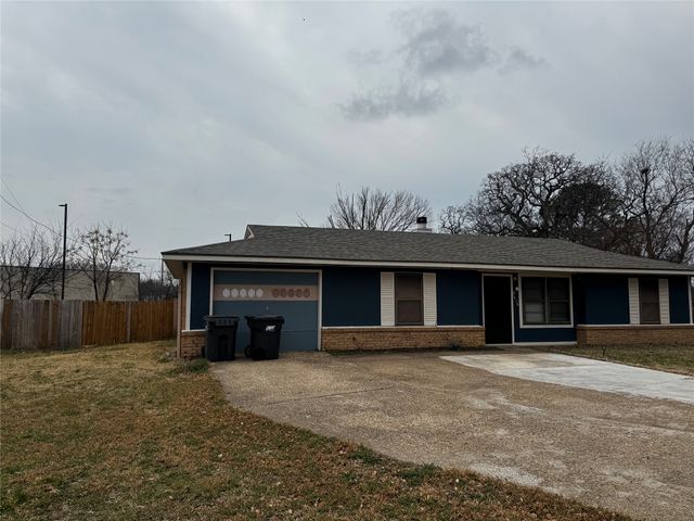 2416 Morris Drive, Corsicana, TX 75110