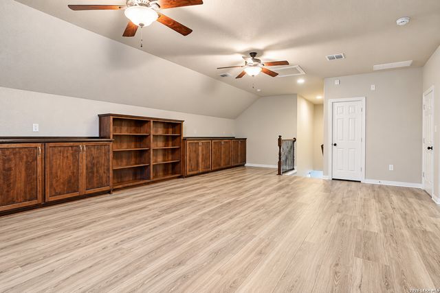 2143 Silent Fox, San Antonio, TX 78260