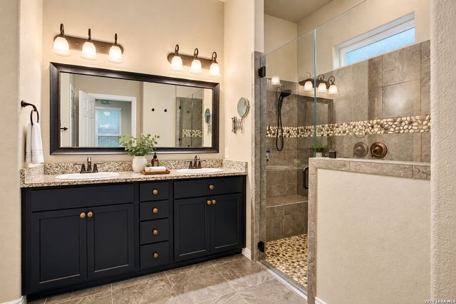 2143 Silent Fox, San Antonio, TX 78260
