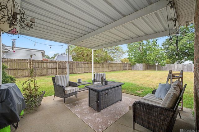 32804 Faulkner Dr, Denham Springs, LA 70706