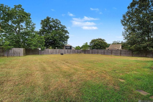 32804 Faulkner Dr, Denham Springs, LA 70706